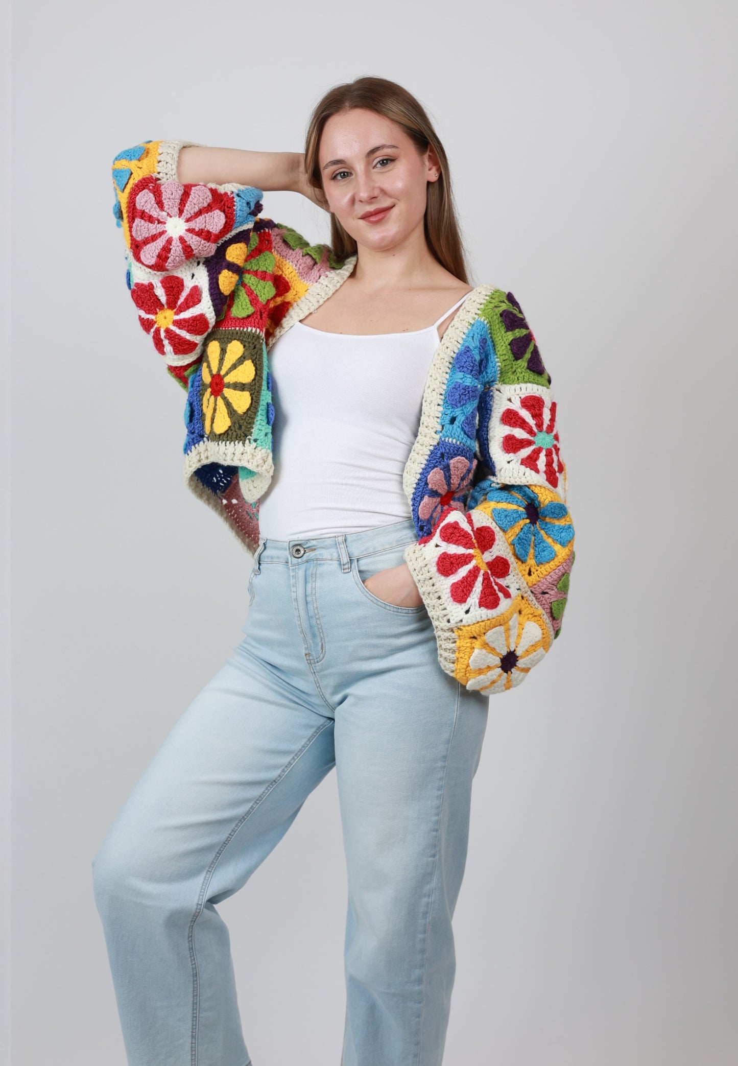 Maya Boho Flower-Cardigan – Handgemacht im Häkel-Look