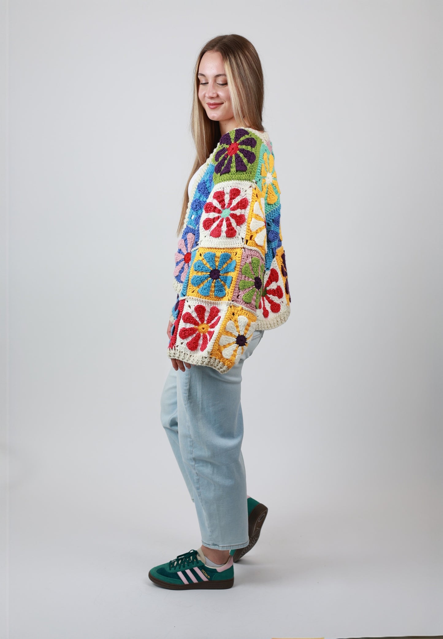 Maya Boho Flower-Cardigan – Handgemacht im Häkel-Look